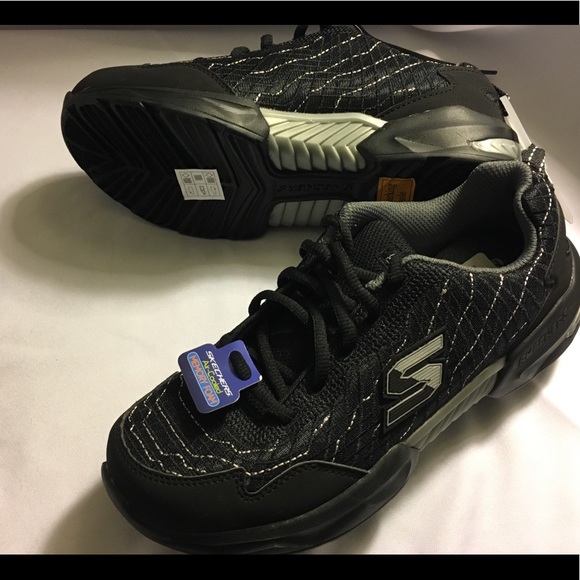 black sketchers size 6